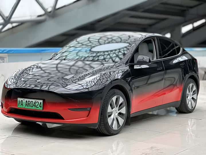 Фото 1 - Tesla Model Y