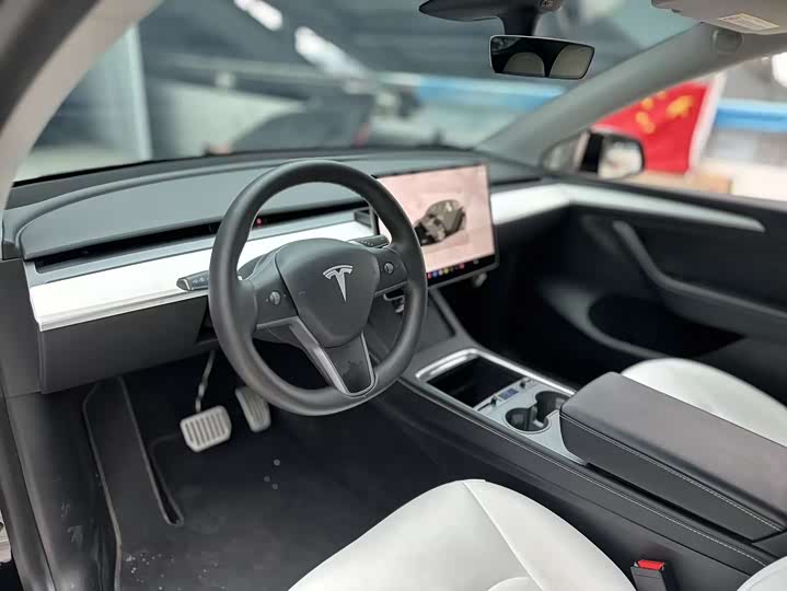 Фото 2 - Tesla Model Y