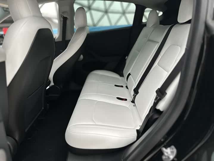 Фото 4 - Tesla Model Y