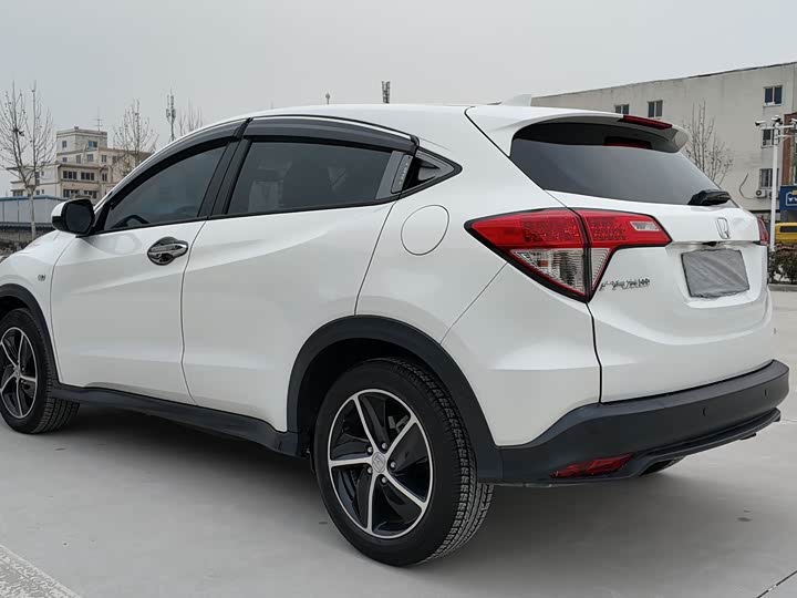 Фото 6 - Honda Vezel