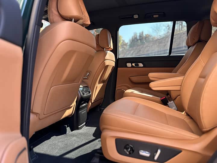 Фото 9 - LiXiang One