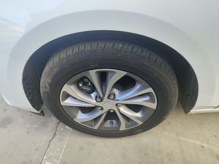 Фото 7 - Buick Verano