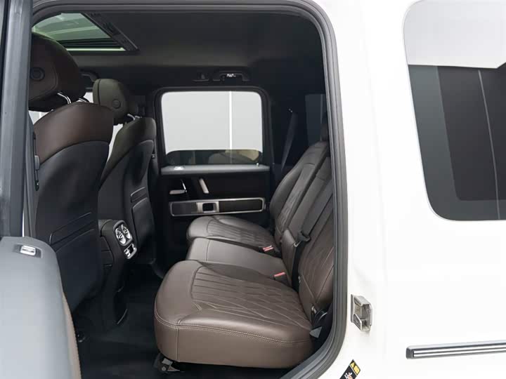 Фото 9 - Mercedes-Benz G-Class