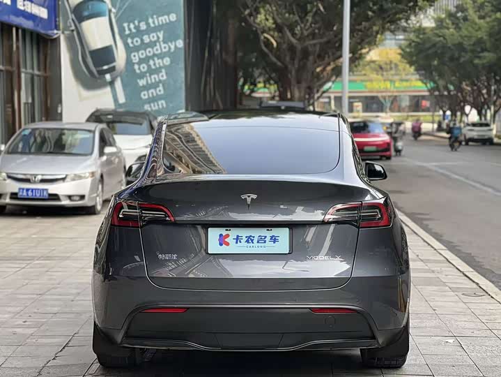 Фото 3 - Tesla Model Y