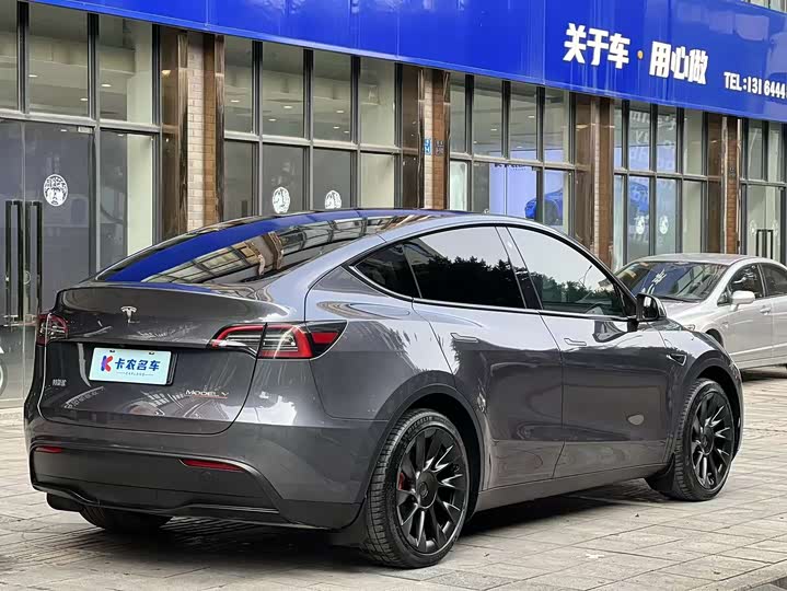 Фото 4 - Tesla Model Y
