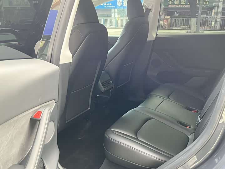 Фото 8 - Tesla Model Y