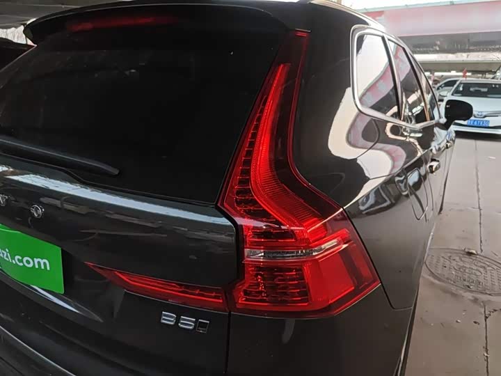 Фото 8 - Volvo XC60