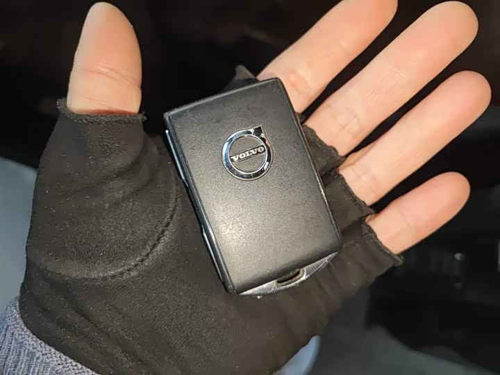 Фото 9 - Volvo XC60