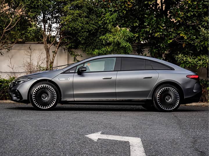 Фото 4 - Mercedes-Benz EQS AMG