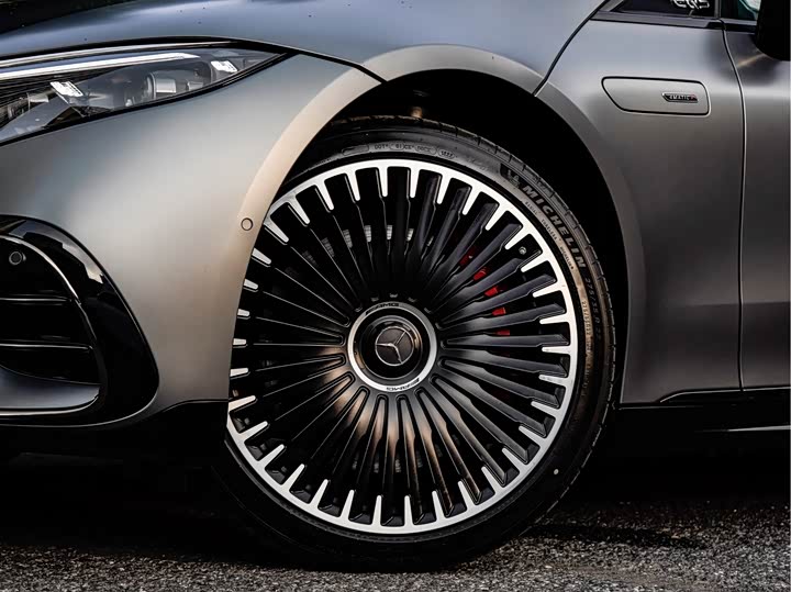 Фото 8 - Mercedes-Benz EQS AMG