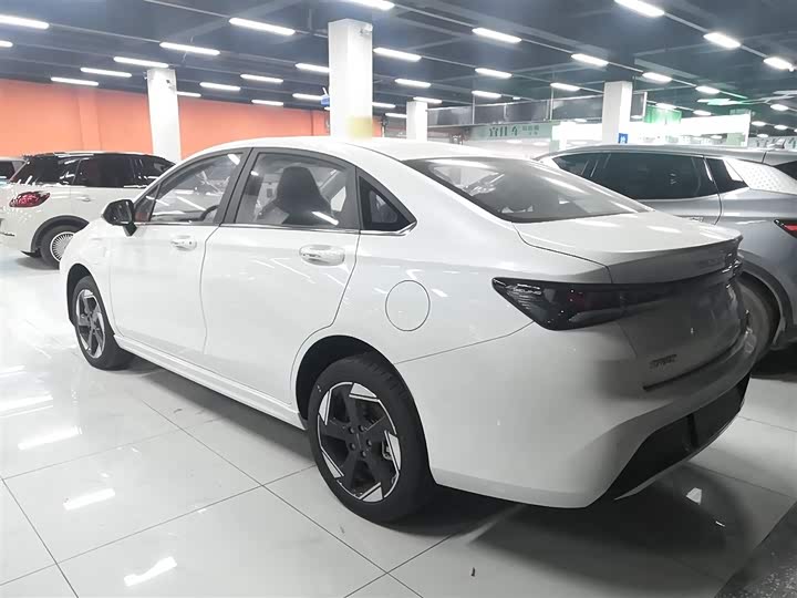 Фото 5 - Beijing EU5 Plus