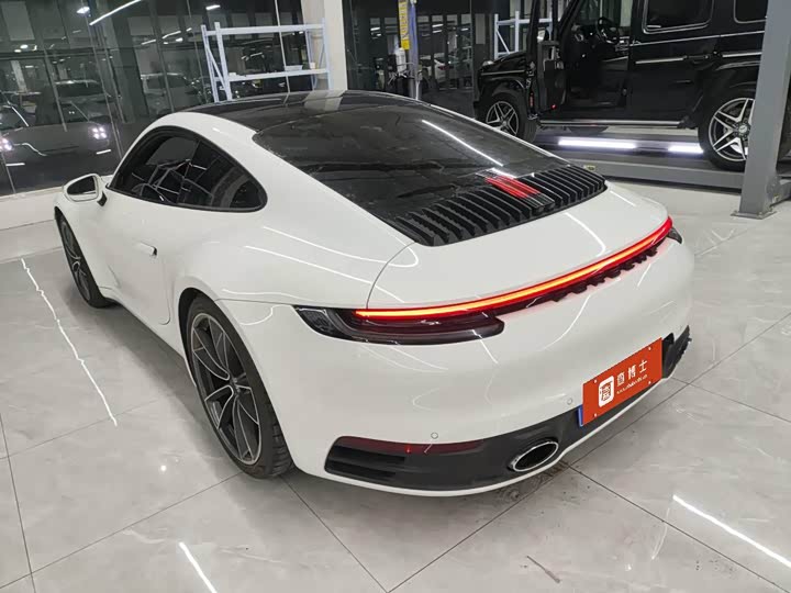 Фото 3 - Porsche 911