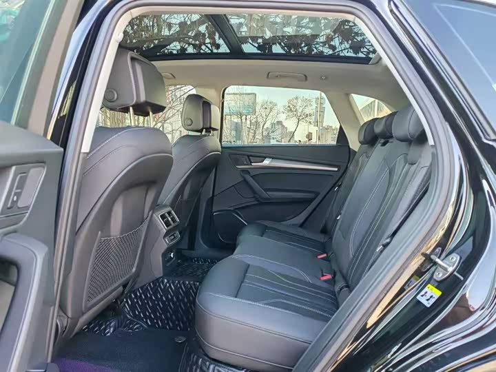 Фото 5 - Audi Q5L