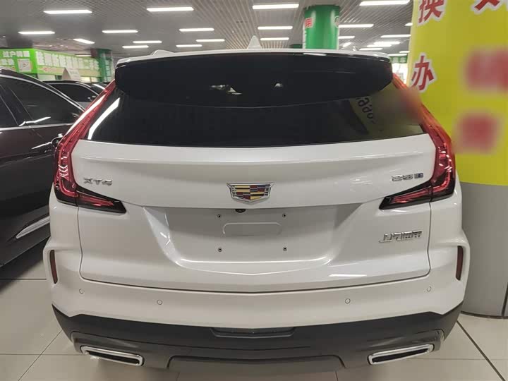 Фото 6 - Cadillac XT4
