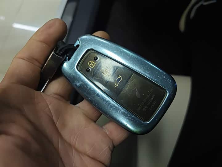 Фото 9 - Toyota Camry