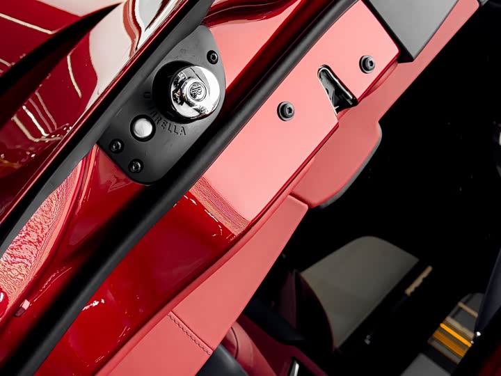 Фото 6 - Rolls-Royce Cullinan