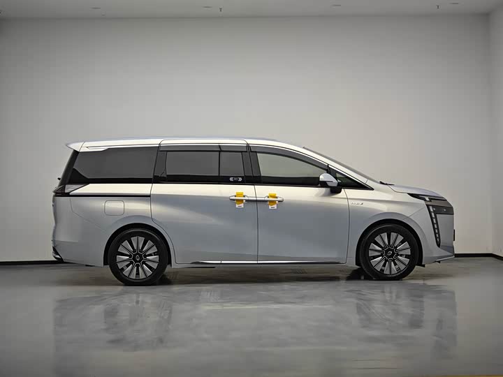 Фото 8 - GAC Trumpchi E8