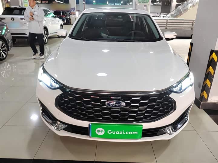 Фото 3 - Ford Escort