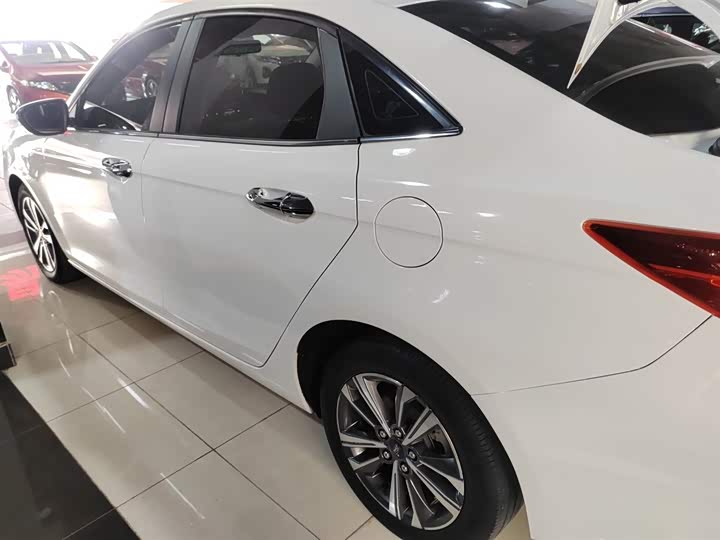 Фото 5 - Ford Escort