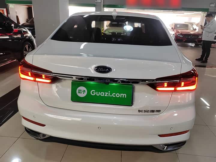 Фото 6 - Ford Escort