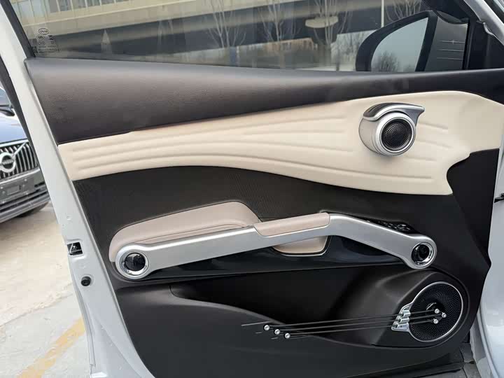 Фото 3 - BYD Yuan Plus