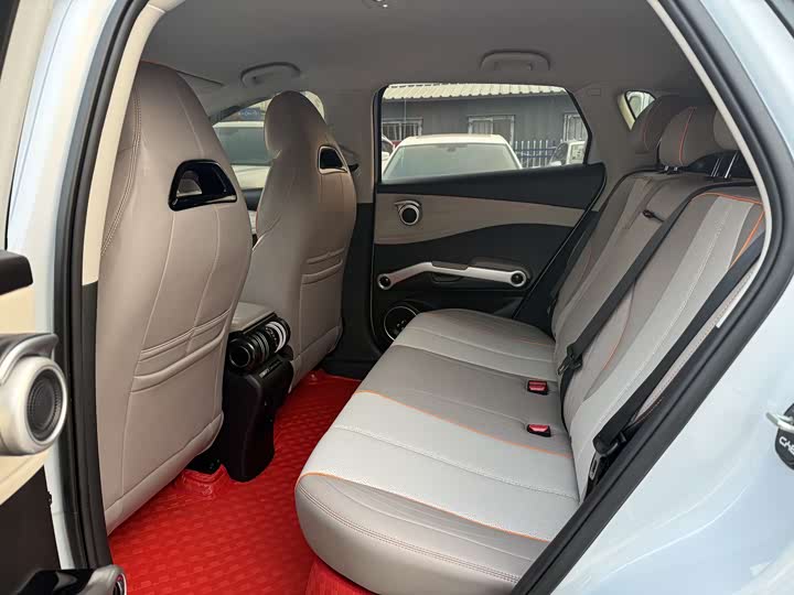 Фото 7 - BYD Yuan Plus