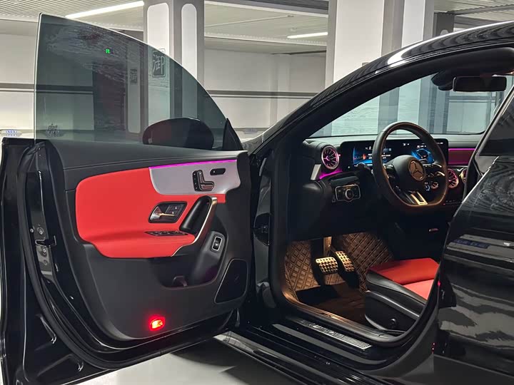 Фото 8 - Mercedes-Benz CLA-Class AMG