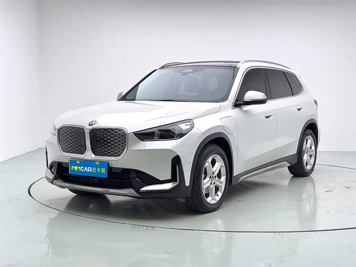 Фото 1 - BMW iX1