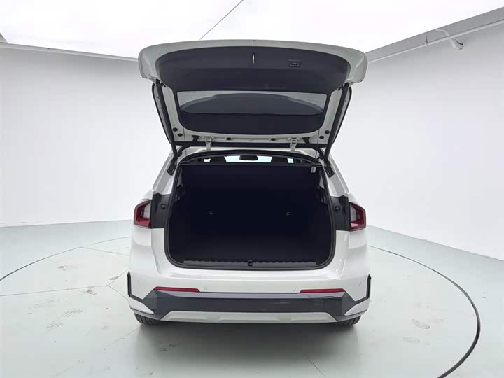 Фото 8 - BMW iX1