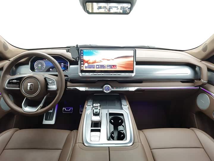 Фото 5 - Tank 700 Hybrid