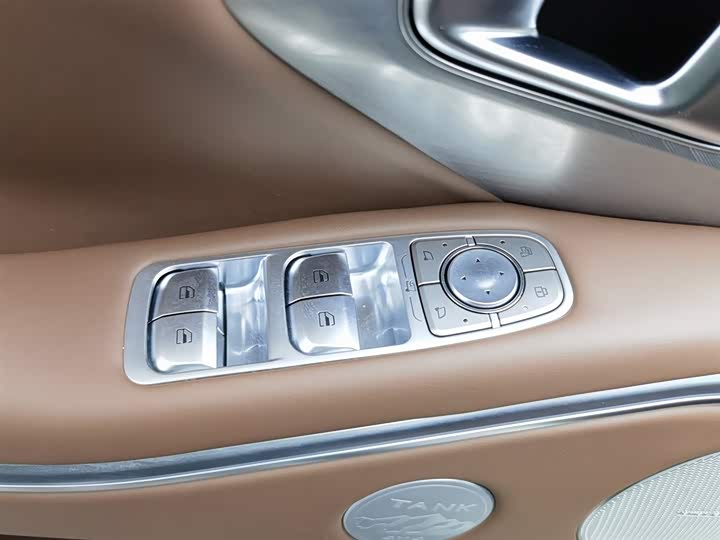 Фото 9 - Tank 700 Hybrid