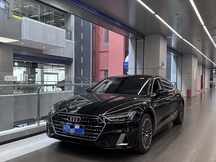 Фото 1 - Audi A7L