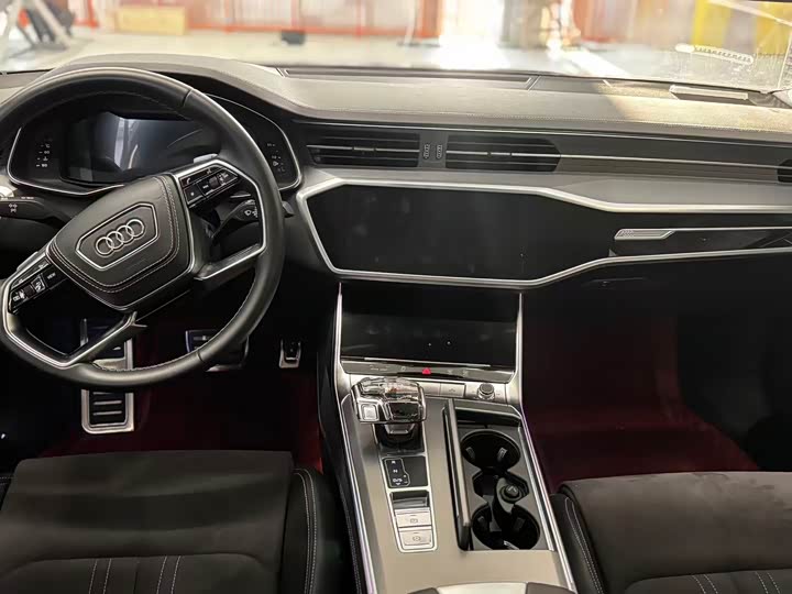 Фото 4 - Audi A7L
