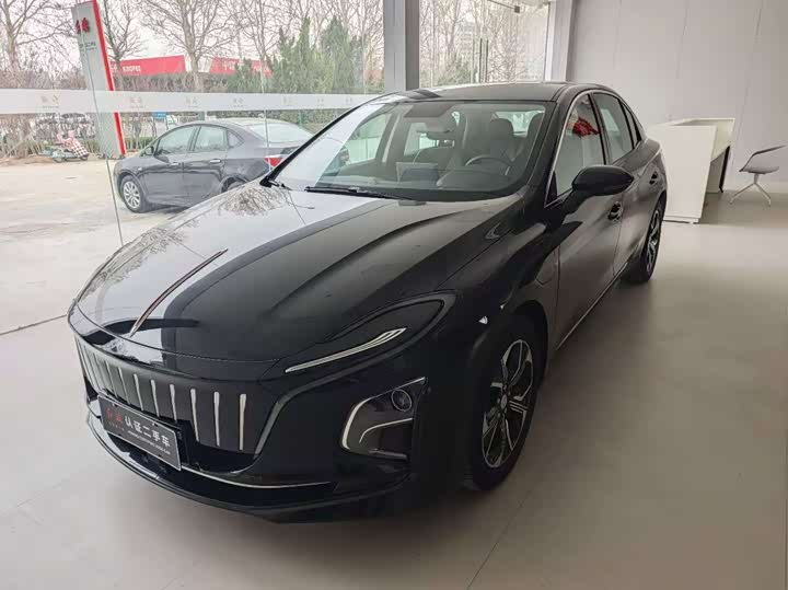 Фото 1 - Hongqi E-QM5