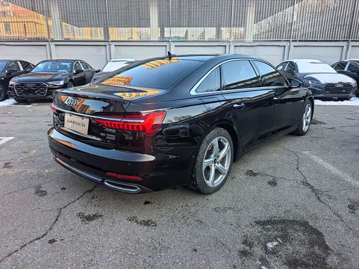 Фото 4 - Audi A6L