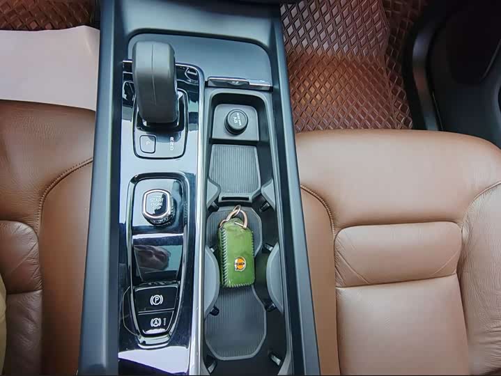 Фото 5 - Volvo XC60