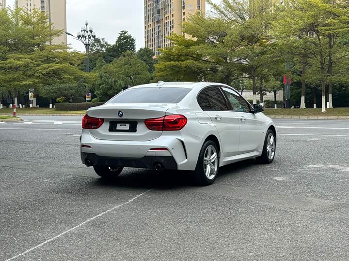 Фото 4 - BMW 1 Series