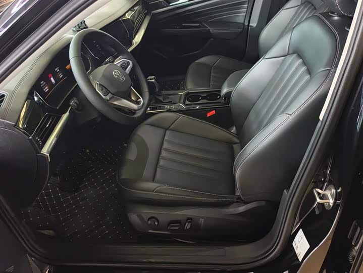 Фото 9 - Volkswagen Passat