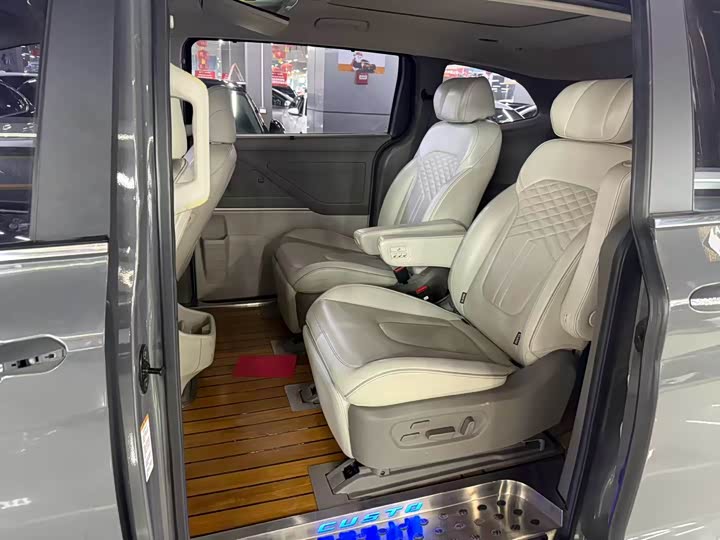 Фото 4 - Hyundai Custo