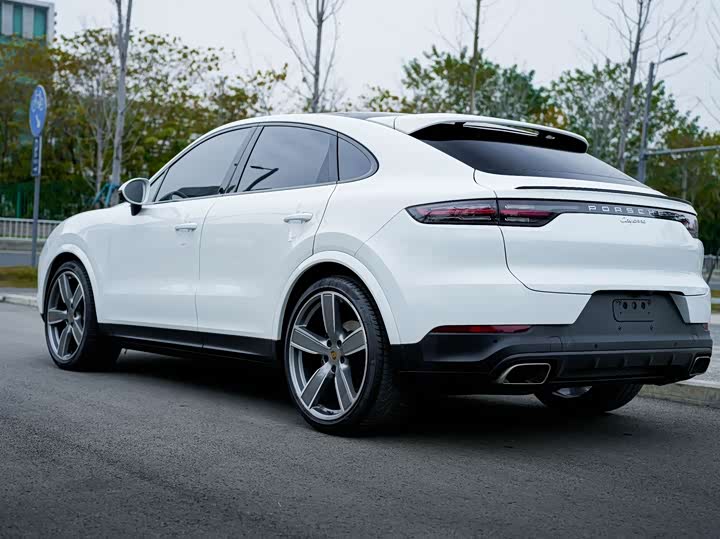 Фото 5 - Porsche Cayenne