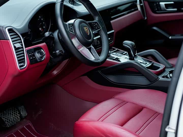 Фото 8 - Porsche Cayenne