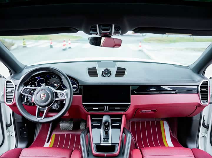 Фото 9 - Porsche Cayenne