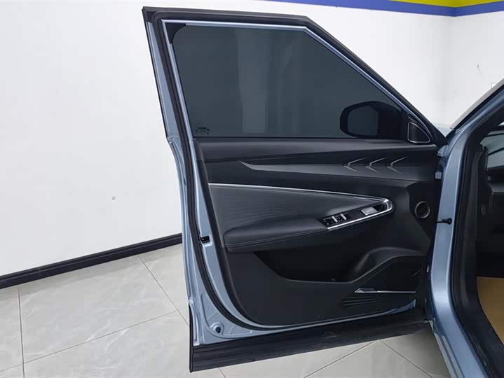 Фото 7 - Geely Atlas