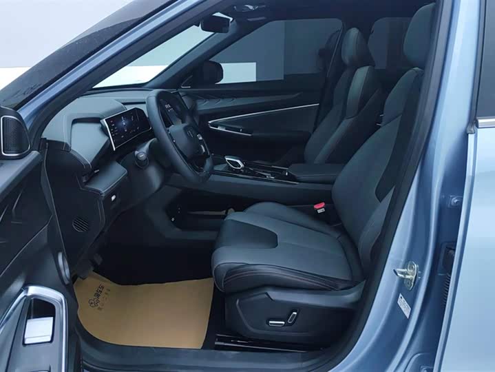 Фото 9 - Geely Atlas