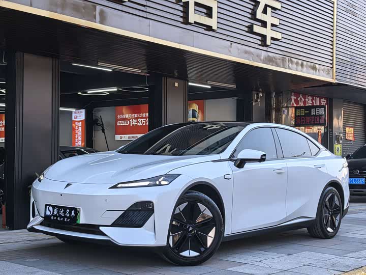 Фото 1 - Changan Deepal SL03