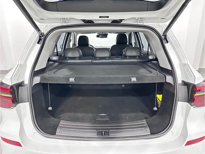 Фото 6 - Roewe RX5 Hybrid