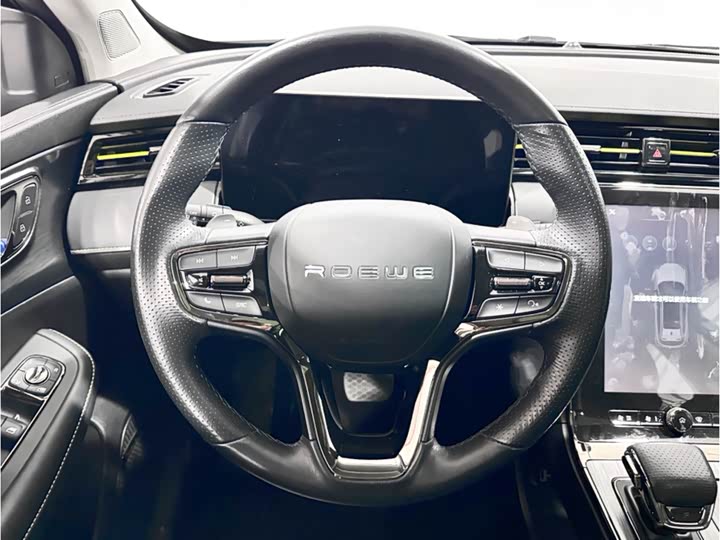 Фото 9 - Roewe RX5 Hybrid