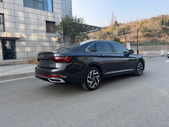 Фото 5 - Volkswagen Sagitar L