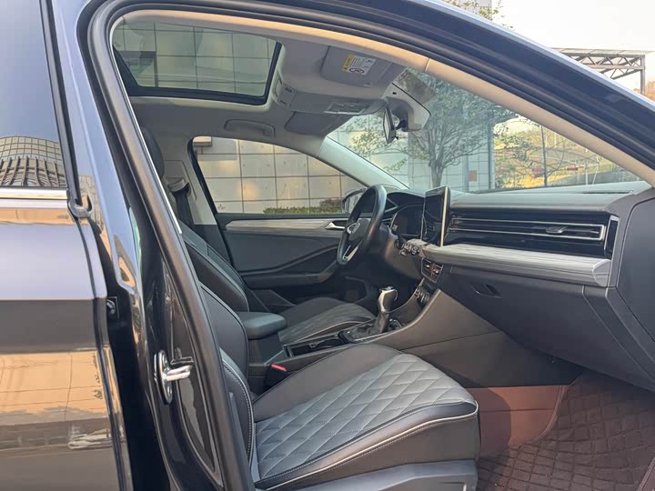 Фото 9 - Volkswagen Sagitar L