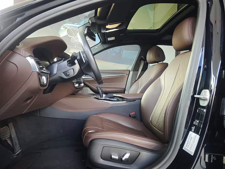 Фото 9 - BMW 5 Series